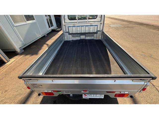 NT100クリッパートラック GX 検8年5月 切替4WD デフロック Lギア パワーウインド キーレスエントリー ナビテレビ AC パワーステアリング エアバッグ ABS 助手席エアバック(13枚目)