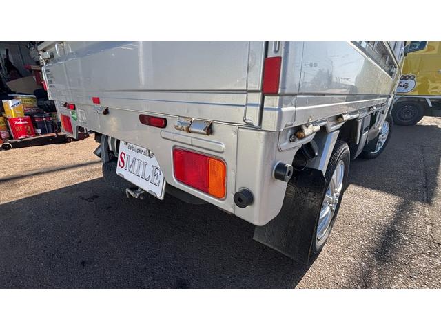 NT100クリッパートラック GX 検8年5月 切替4WD デフロック Lギア パワーウインド キーレスエントリー ナビテレビ AC パワーステアリング エアバッグ ABS 助手席エアバック(24枚目)