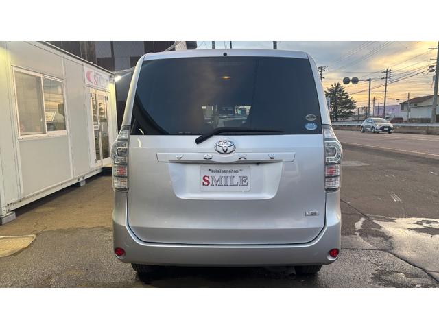 ヴォクシー Ｘ　車検整備２年付　冷温子　フルセグ　フルタイム４ＷＤ　ＤＶＤ再生　ナビＴＶ　オートエアコン　Ｂカメラ　整備２年付　冷温子　フルセグ　フルタイム４ＷＤ　ＤＶＤ再生　ナビＴＶ　オートエアコン　Ｂカメラ（6枚目）