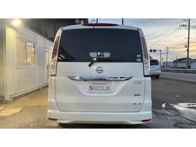 セレナ ハイウェイスター　検９年５月　ハイウェイスター（８名）　キーレスＥ　Ｗエアバック　両面パワースライドドア　アイドリングＳ　Ｂｌｕｅｔｏｏｔｈ電動格納ドアミラー　ＡＡＣ　ナビＴＶ　ＤＶＤ　ＡＢＳ　クルコン　ＳＤナビ（6枚目）