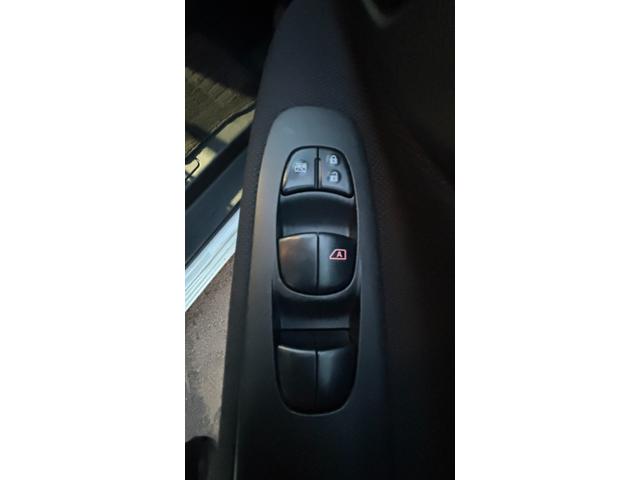 セレナ ハイウェイスター　検９年５月　ハイウェイスター（８名）　キーレスＥ　Ｗエアバック　両面パワースライドドア　アイドリングＳ　Ｂｌｕｅｔｏｏｔｈ電動格納ドアミラー　ＡＡＣ　ナビＴＶ　ＤＶＤ　ＡＢＳ　クルコン　ＳＤナビ（9枚目）