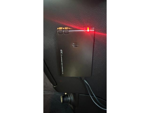 セレナ ハイウェイスター　検９年５月　ハイウェイスター（８名）　キーレスＥ　Ｗエアバック　両面パワースライドドア　アイドリングＳ　Ｂｌｕｅｔｏｏｔｈ電動格納ドアミラー　ＡＡＣ　ナビＴＶ　ＤＶＤ　ＡＢＳ　クルコン　ＳＤナビ（21枚目）