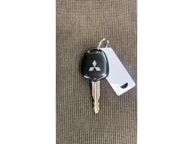 パジェロミニ ＶＲ　車検整備２年付　ＡＣ　パワーウインドー　キーレスエントリーキー　ＳＲＳ　切り替え４ＷＤ　助手席エアバック　ワンセグ　ＰＳ　電動格納ミラー　盗難防止装置　ＡＢＳ　衝突安全ボディ　ナビ・ＴＶ（44枚目）