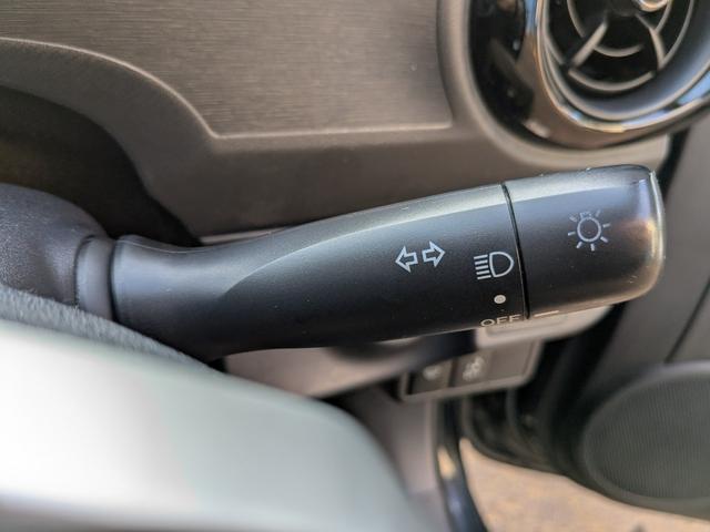 アクア Ｓ　関東仕入　純正メモリーナビ　フルセグ　ＤＶＤ　Ｂｌｕｅｔｏｏｔｈ　ドラレコ　ＥＴＣ　キーレス　ステアリングスイッチ　横滑り防止　ウインカーミラー　ドアバイザー　社外１５インチＡＷ　タイミングチェーン（27枚目）