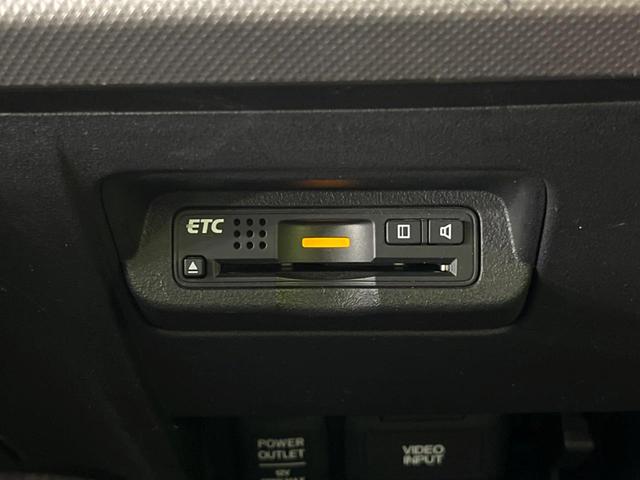 ジャストセレクション 電動スライドドア 禁煙車 純正ナビ バックカメラ ETC HIDヘッドライト スマーキー ドライブレコーダー 6人乗り 革巻きステアリング DVD再生 盗難防止システム プライバシーガラス(5枚目)
