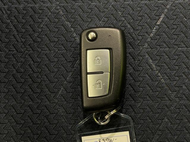 M 4WD レーンアシスト Bluetooth再生 ETC シートヒーター SDナビ バックカメラ LEDヘッド オートマチックハイビーム ドラレコ ステアリングスイッチ 盗難防止装置 プライバシーガラス(6枚目)