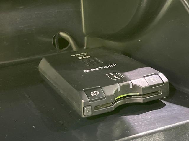 ヴォクシー ＺＳ　煌　４ＷＤ　アルパイン８型ナビ　両側電動スライドドア　フリップダウンモニター　フルセグＴＶ　ドライブレコーダー　ＨＩＤヘッドライト　フォグランプ　　ＥＴＣ　　革巻きステアリング　ＤＶＤ再生　パドルシフト（7枚目）