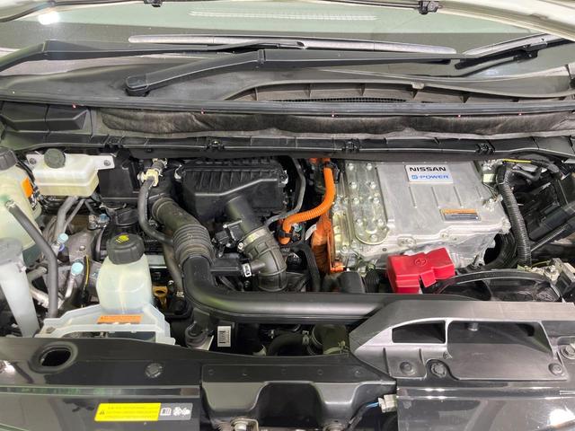 セレナ ｅ－パワー　ハイウェイスターＶ　両側電動スライド　純正１０型ナビ　アラウンドビューモニター　衝突被害軽減システム　プロパイロット　禁煙車　ドラレコ　コーナーセンサー　ＬＥＤヘッド　ビルトインＥＴＣ　純正１６インチアルミ（20枚目）