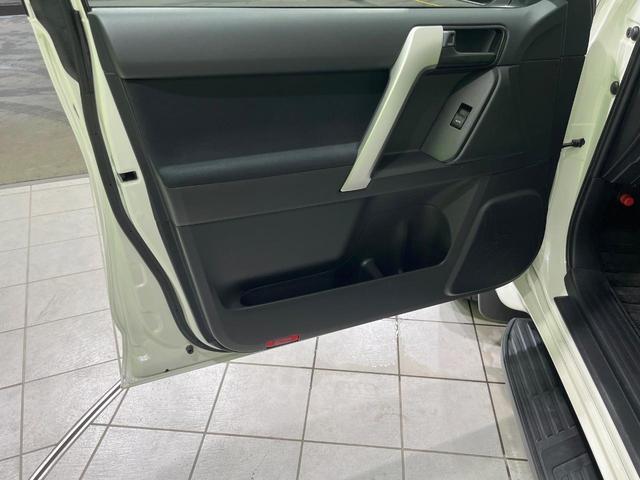ランドクルーザープラド ＴＸ　４ＷＤ　純正９型ディススプレイオーディオ　ナビ　バックカメラ　衝突被害軽減システム　ルーフレール　レーダークルーズ　禁煙車　コーナーセンサー　ＬＥＤヘッド　ＥＴＣ２．０　純正１７インチアルミ（22枚目）