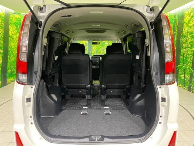 ノア Ｓｉ　４ＷＤ　両側電動スライドドア　純正９型ＳＤナビ　バックカメラ　禁煙車　スマートキー　ビルトインＥＴＣ　オートライト　デュアルエアコン　純正１６インチアルミ　リアエアコン　Ｂｌｕｅｔｏｏｔｈ　ＣＤ（10枚目）