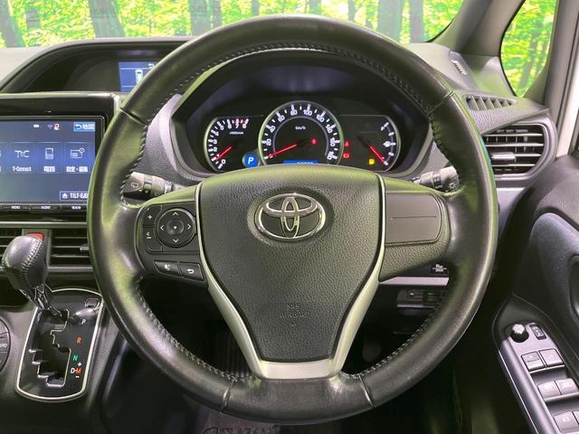 ノア Ｓｉ　４ＷＤ　両側電動スライドドア　純正９型ＳＤナビ　バックカメラ　禁煙車　スマートキー　ビルトインＥＴＣ　オートライト　デュアルエアコン　純正１６インチアルミ　リアエアコン　Ｂｌｕｅｔｏｏｔｈ　ＣＤ（11枚目）