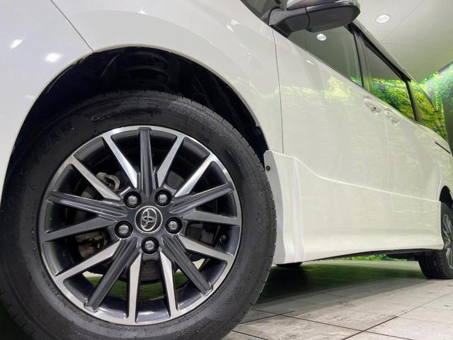ノア Ｓｉ　４ＷＤ　両側電動スライドドア　純正９型ＳＤナビ　バックカメラ　禁煙車　スマートキー　ビルトインＥＴＣ　オートライト　デュアルエアコン　純正１６インチアルミ　リアエアコン　Ｂｌｕｅｔｏｏｔｈ　ＣＤ（13枚目）