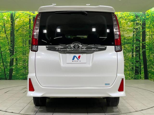ノア Ｓｉ　４ＷＤ　両側電動スライドドア　純正９型ＳＤナビ　バックカメラ　禁煙車　スマートキー　ビルトインＥＴＣ　オートライト　デュアルエアコン　純正１６インチアルミ　リアエアコン　Ｂｌｕｅｔｏｏｔｈ　ＣＤ（15枚目）