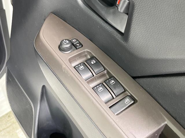 ルーミー Ｘ　電動スライド　純正ＳＤナビ　バックカメラ　スマートアシスト　禁煙車　ドラレコ　コーナーセンサー　ビルトインＥＴＣ　ロールシェード　Ｂｌｕｅｔｏｏｔｈ　スマートキー　ＤＶＤ再生　フルセグ（25枚目）