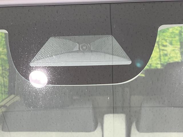 Ｎ－ＢＯＸ ベースグレード　４ＷＤ　届出済未使用車　両側電動スライドドア　衝突被害軽減システム　レーダークルーズ　コーナーセンサー　スマートキー　ＬＥＤヘッド　車線逸脱警報　オートライト　オートエアコン　ロールシェ－ド（3枚目）