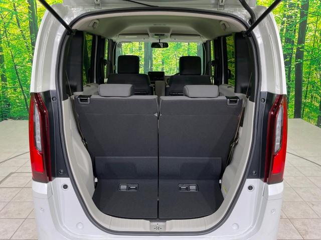 Ｎ－ＢＯＸ ベースグレード　４ＷＤ　届出済未使用車　両側電動スライドドア　衝突被害軽減システム　レーダークルーズ　コーナーセンサー　スマートキー　ＬＥＤヘッド　車線逸脱警報　オートライト　オートエアコン　ロールシェ－ド（12枚目）