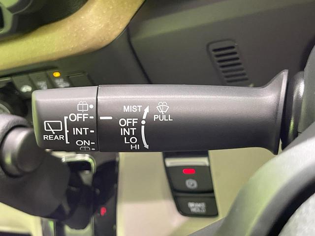 Ｎ－ＢＯＸ ベースグレード　４ＷＤ　届出済未使用車　両側電動スライドドア　衝突被害軽減システム　レーダークルーズ　コーナーセンサー　スマートキー　ＬＥＤヘッド　車線逸脱警報　オートライト　オートエアコン　ロールシェ－ド（25枚目）