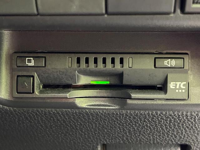 アクア X 純正ディスプレイオーディオ 全周囲カメラ 衝突被害軽減システム レーダークルーズ 禁煙車 ブラインドスポットモニター LEDヘッド ビルトインETC オートハイビーム 車線逸脱警報 オートライト(7枚目)