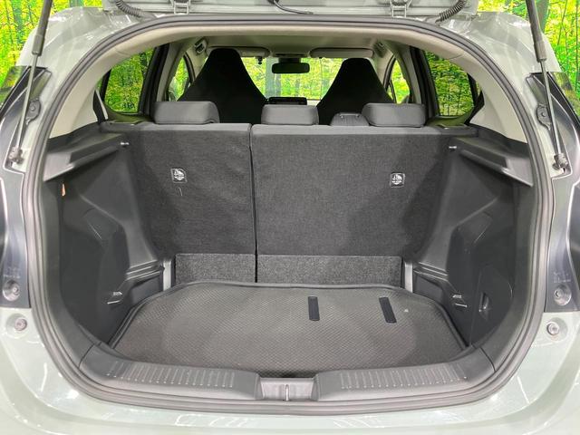 アクア X 純正ディスプレイオーディオ 全周囲カメラ 衝突被害軽減システム レーダークルーズ 禁煙車 ブラインドスポットモニター LEDヘッド ビルトインETC オートハイビーム 車線逸脱警報 オートライト(12枚目)