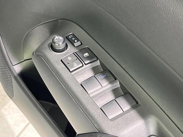 アクア X 純正ディスプレイオーディオ 全周囲カメラ 衝突被害軽減システム レーダークルーズ 禁煙車 ブラインドスポットモニター LEDヘッド ビルトインETC オートハイビーム 車線逸脱警報 オートライト(25枚目)