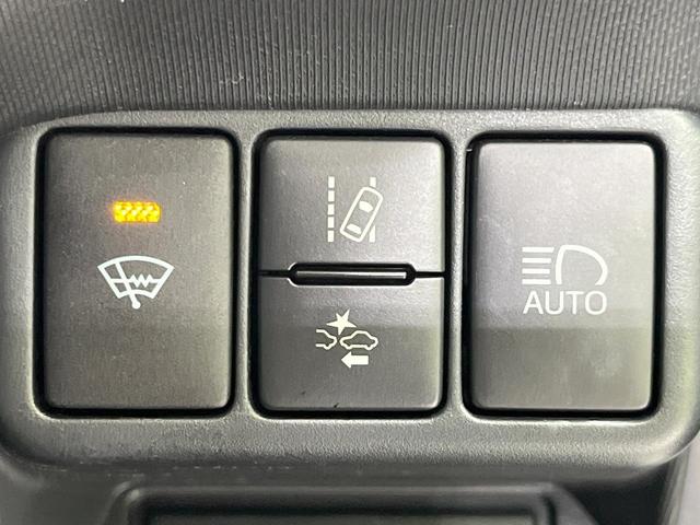 アクア L SDナビ バックカメラ 寒冷地仕様 衝突被害軽減システム 禁煙車 コーナーセンサー スマートキー オートハイビーム 車線逸脱警報 オートライト オートエアコン Bluetooth プライバシーガラス(6枚目)