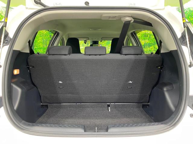 アクア L SDナビ バックカメラ 寒冷地仕様 衝突被害軽減システム 禁煙車 コーナーセンサー スマートキー オートハイビーム 車線逸脱警報 オートライト オートエアコン Bluetooth プライバシーガラス(10枚目)