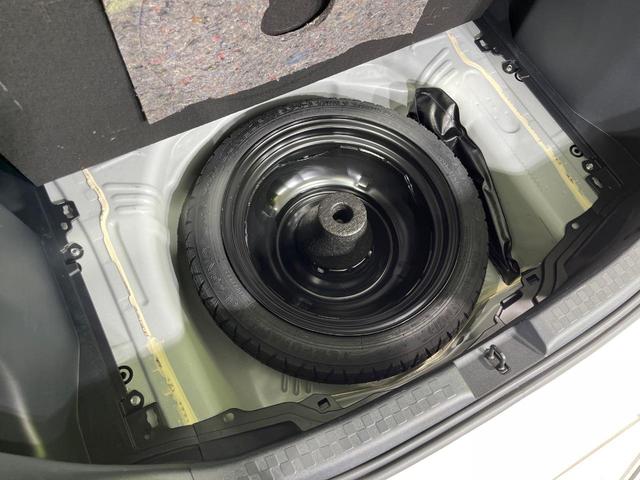 アクア L SDナビ バックカメラ 寒冷地仕様 衝突被害軽減システム 禁煙車 コーナーセンサー スマートキー オートハイビーム 車線逸脱警報 オートライト オートエアコン Bluetooth プライバシーガラス(34枚目)