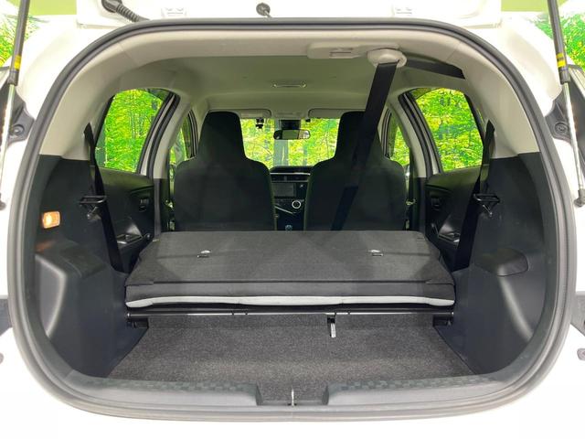 アクア L SDナビ バックカメラ 寒冷地仕様 衝突被害軽減システム 禁煙車 コーナーセンサー スマートキー オートハイビーム 車線逸脱警報 オートライト オートエアコン Bluetooth プライバシーガラス(35枚目)