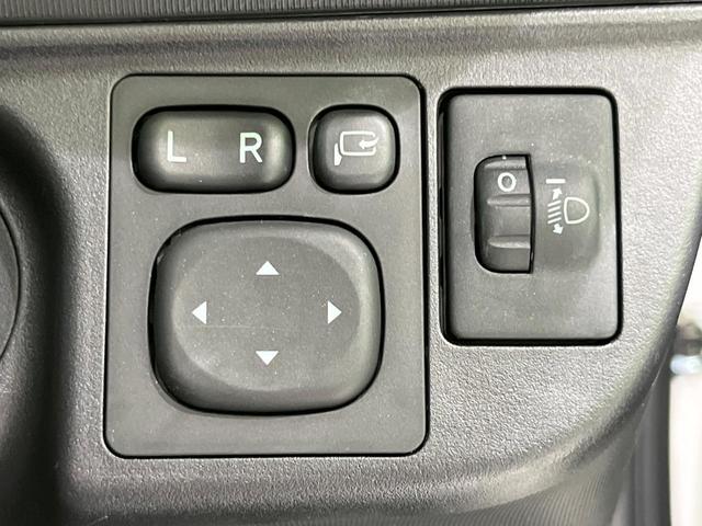 アクア L SDナビ バックカメラ 寒冷地仕様 衝突被害軽減システム 禁煙車 コーナーセンサー スマートキー オートハイビーム 車線逸脱警報 オートライト オートエアコン Bluetooth プライバシーガラス(50枚目)