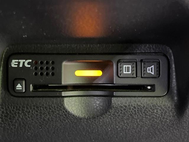 フィットシャトル 15Xクールエディション 純正SDナビ バックカメラ 禁煙車 ハーフレザーシート スマートキー HIDヘッド ビルトインETC クルーズコントロール オートライト オートエアコン Bluetooth CD DVD再生 フルセグ(6枚目)