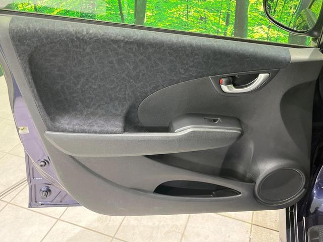 フィットシャトル 15Xクールエディション 純正SDナビ バックカメラ 禁煙車 ハーフレザーシート スマートキー HIDヘッド ビルトインETC クルーズコントロール オートライト オートエアコン Bluetooth CD DVD再生 フルセグ(29枚目)