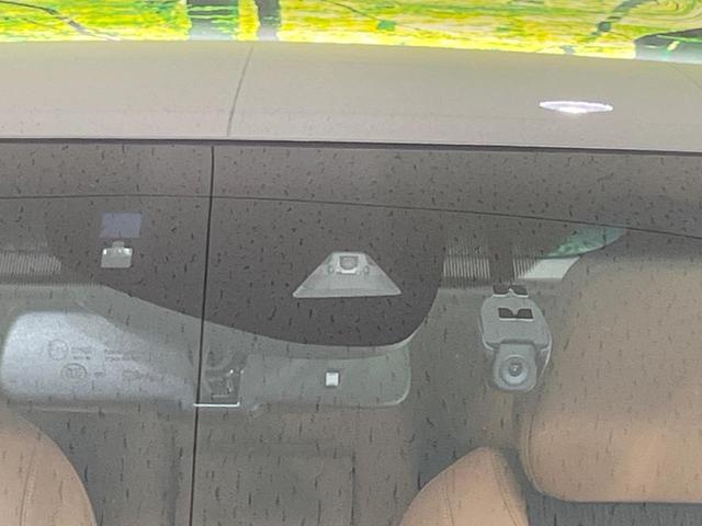 ヴェゼル ハイブリッドZ・ホンダセンシング 純正8型SDナビ バックカメラ 衝突被害軽減システム アダプティブクルーズ 禁煙車 レザーシート ドラレコ スマートキー LEDヘッド ビルトインETC オートハイビーム 車線逸脱警報 オートライト(3枚目)