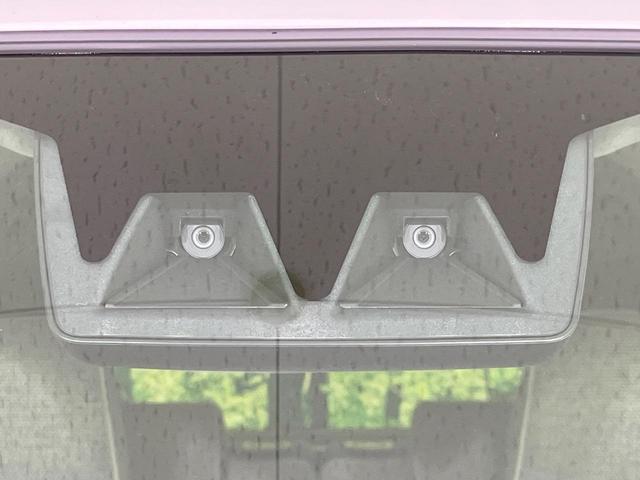 【スマートアシスト】走行中に前方の車両等を認識し、衝突しそうな時は警報とブレーキで衝突回避と被害軽減をアシスト。より安全にドライブをお楽しみいただけます。