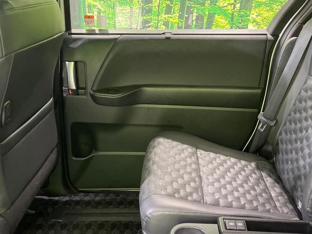 ヴォクシー ハイブリッドS-Z 4WD 両側電動スライドドア 全周囲カメラ 衝突被害軽減システム 100V電源 レーダークルーズ 禁煙車 電動リアゲート ハーフレザーシート ドラレコ パワーバックドア DVDデッキ LEDヘッド(26枚目)