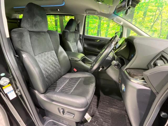 運転席シート廻りは使用感も少なく、良好な状態となっています。丁寧に使われていたことがよくわかりますね。