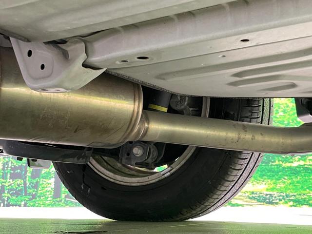 エスクァイア ハイブリッドＧｉ　両側電動スライド　純正９型ナビ　バックカメラ　衝突被害軽減システム　禁煙車　ハーフレザーシート　クルコン　ＬＥＤヘッド　ビルトインＥＴＣ　オートライト　オートエアコン　純正１５インチアルミ（21枚目）