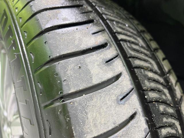 エスクァイア ハイブリッドＧｉ　両側電動スライド　純正９型ナビ　バックカメラ　衝突被害軽減システム　禁煙車　ハーフレザーシート　クルコン　ＬＥＤヘッド　ビルトインＥＴＣ　オートライト　オートエアコン　純正１５インチアルミ（25枚目）