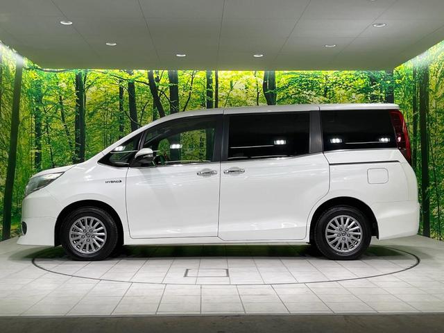 エスクァイア ハイブリッドＧｉ　両側電動スライド　純正９型ナビ　バックカメラ　衝突被害軽減システム　禁煙車　ハーフレザーシート　クルコン　ＬＥＤヘッド　ビルトインＥＴＣ　オートライト　オートエアコン　純正１５インチアルミ（30枚目）