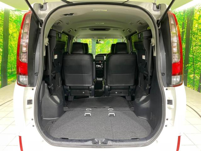 エスクァイア ハイブリッドＧｉ　両側電動スライド　純正９型ナビ　バックカメラ　衝突被害軽減システム　禁煙車　ハーフレザーシート　クルコン　ＬＥＤヘッド　ビルトインＥＴＣ　オートライト　オートエアコン　純正１５インチアルミ（33枚目）