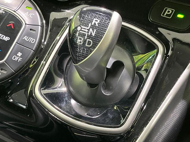 エスクァイア ハイブリッドＧｉ　両側電動スライド　純正９型ナビ　バックカメラ　衝突被害軽減システム　禁煙車　ハーフレザーシート　クルコン　ＬＥＤヘッド　ビルトインＥＴＣ　オートライト　オートエアコン　純正１５インチアルミ（67枚目）