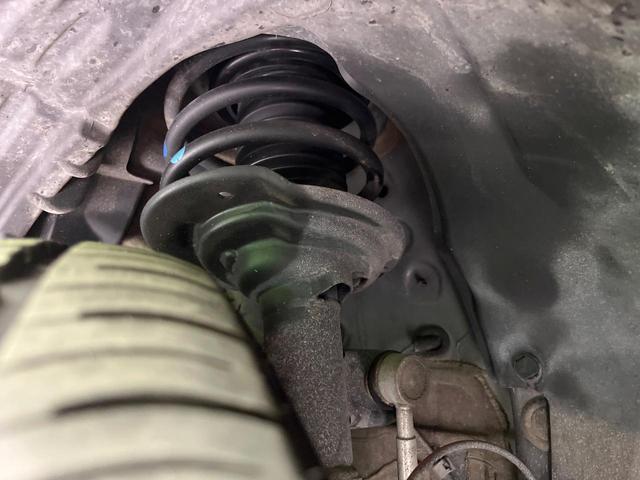 クロストレック ツーリング　４ＷＤ　メーカーナビ　バックカメラ　衝突被害軽減システム　追従クルコン　禁煙車　ＬＥＤヘッド　ＥＴＣ　シートヒーター　パワーシート　オートライト　デュアルエアコン　純正１７インチアルミ（24枚目）