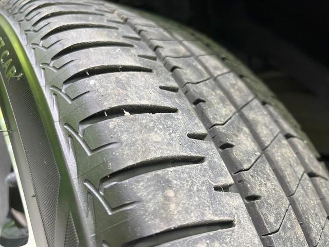 スイフト ハイブリッドRS 4WD 純正SDナビ 衝突被害軽減システム レーダークルーズ 禁煙車 コーナーセンサー スマートキー LEDヘッド ビルトインETC Bluetooth接続 オートエアコン 純正16インチアルミ(25枚目)