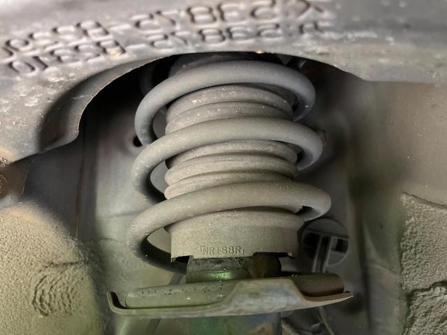 ムーヴ カスタム RS 4WD 禁煙車 ターボ スマートキー HIDヘッド ETC オートライト オートエアコン 純正15インチアルミ CDオーディオ(26枚目)