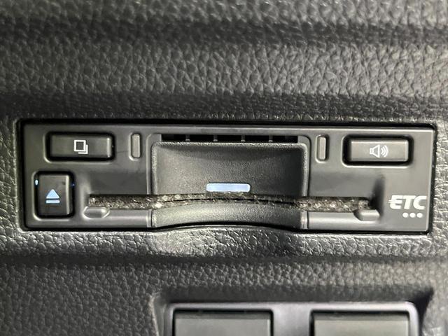 カローラクロス ハイブリッド　Ｇ　４ＷＤ　純正ディスプレイオーディオ　バックカメラ　寒冷地仕様　衝突被害軽減システム　レーダークルーズ　禁煙　ドラレコ　コーナーセンサー　スマートキー　ＬＥＤヘッド　ビルトインＥＴＣ　オートハイビーム（7枚目）