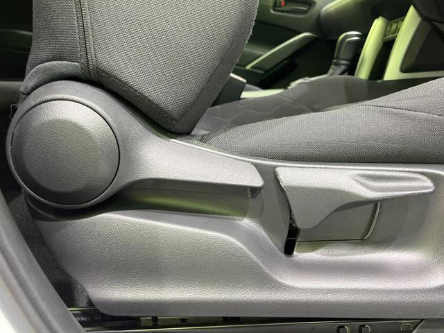 カローラクロス ハイブリッド　Ｇ　４ＷＤ　純正ディスプレイオーディオ　バックカメラ　寒冷地仕様　衝突被害軽減システム　レーダークルーズ　禁煙　ドラレコ　コーナーセンサー　スマートキー　ＬＥＤヘッド　ビルトインＥＴＣ　オートハイビーム（44枚目）