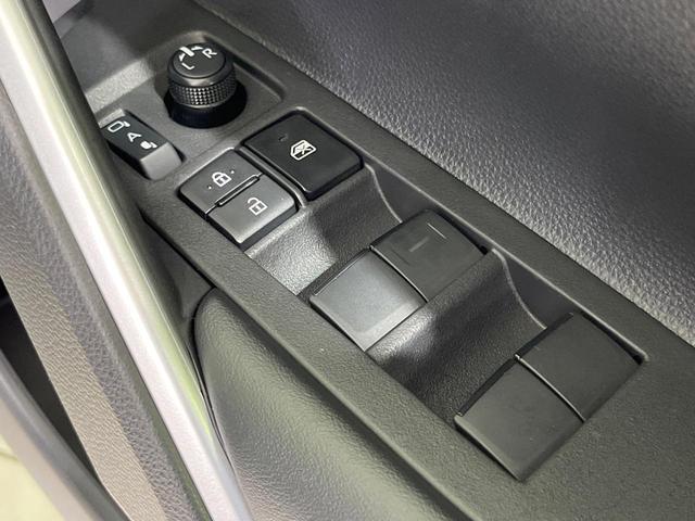 カローラクロス ハイブリッド Z 4WD 純正10.5インチディスプレイオーディオ 全周囲カメラ 寒冷地仕様 レーダークルーズ 禁煙車 電動リアゲート ハーフレザーシート パワーシート ドラレコ コーナーセンサー LEDヘッド(42枚目)