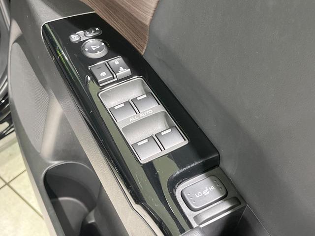 オデッセイハイブリッド e:HEVアブソルート・EX 両側電動スライドドア 純正9型SDナビ 後席モニター 全周囲カメラ 衝突被害軽減システム レーダークルーズ 電動リアゲート レザーシート コーナーセンサー LEDヘッド ETC2.0 車線逸脱警報(27枚目)