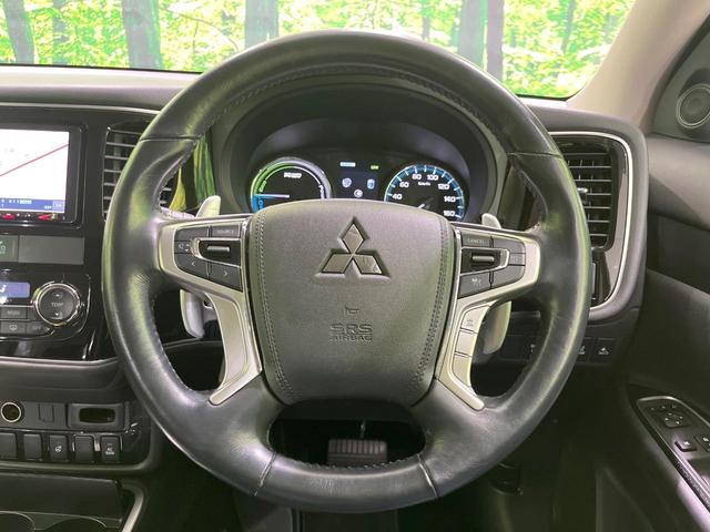 アウトランダーPHEV Gリミテッドエディション 4WD 純正SDナビ バックカメラ 衝突被害軽減システム レーダークルーズ 禁煙車 ハーフレザーシート パワーシート シートヒーター ドラレコ コーナーセンサー LEDヘッド ETC オートハイビーム(12枚目)