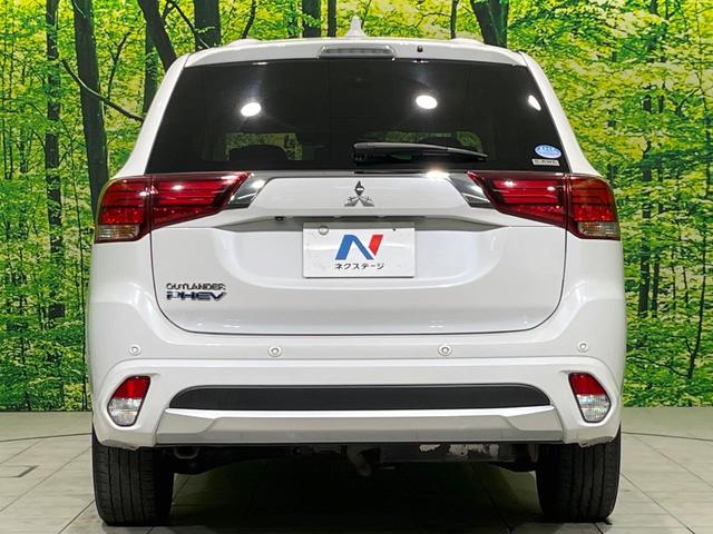 アウトランダーPHEV Gリミテッドエディション 4WD 純正SDナビ バックカメラ 衝突被害軽減システム レーダークルーズ 禁煙車 ハーフレザーシート パワーシート シートヒーター ドラレコ コーナーセンサー LEDヘッド ETC オートハイビーム(16枚目)