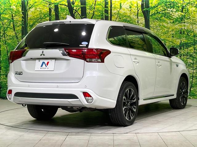 アウトランダーPHEV Gリミテッドエディション 4WD 純正SDナビ バックカメラ 衝突被害軽減システム レーダークルーズ 禁煙車 ハーフレザーシート パワーシート シートヒーター ドラレコ コーナーセンサー LEDヘッド ETC オートハイビーム(18枚目)
